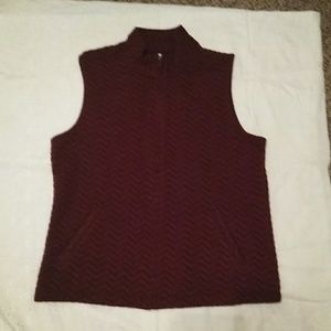 Burgundy Vest with 2 side pockets.
